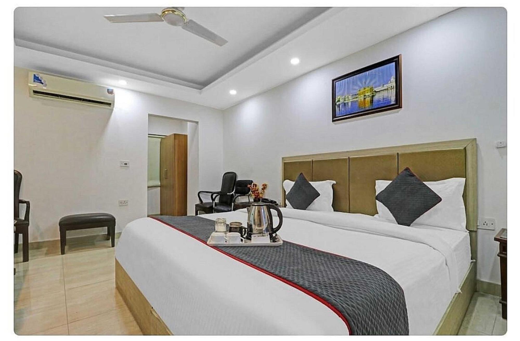 Super Hotel O Mahal New Delhi Exterior photo